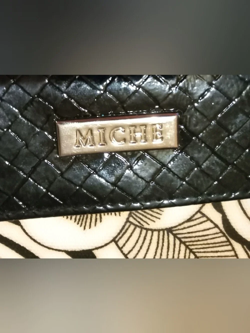 MICHE Leila Classic Shell Cover August 2010 Floral Magnetic Purse Wrap NWOT